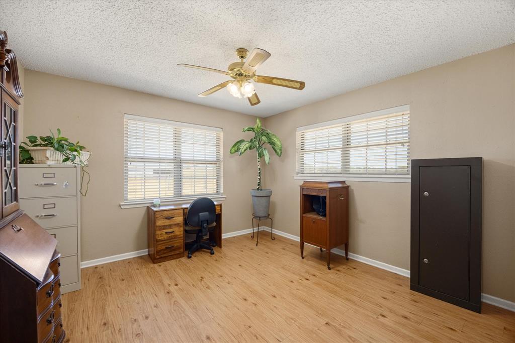 330 Reed Road Property Photo 16