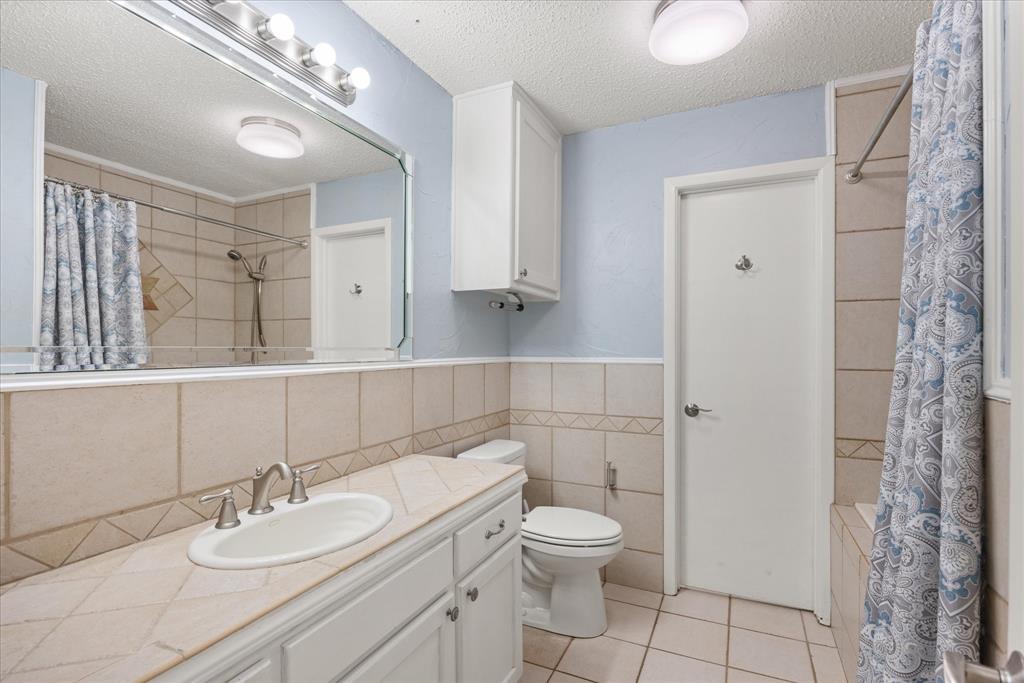 330 Reed Road Property Photo 18