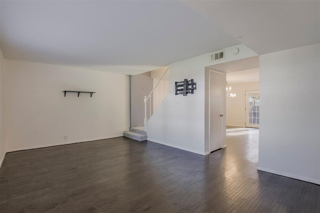 326 Westview Terrace Property Photo 2