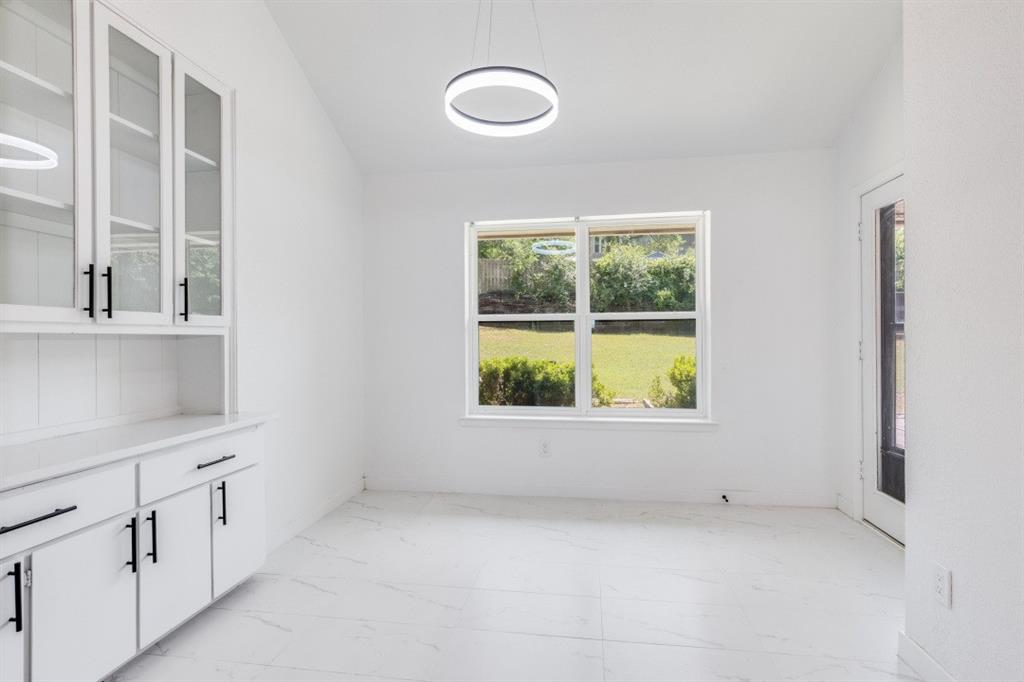 7717 Woodside Hill Property Photo 4