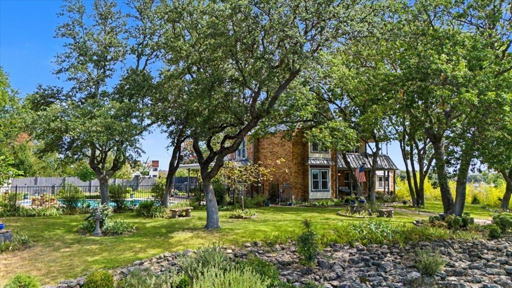 8941 Crest Wood Drive