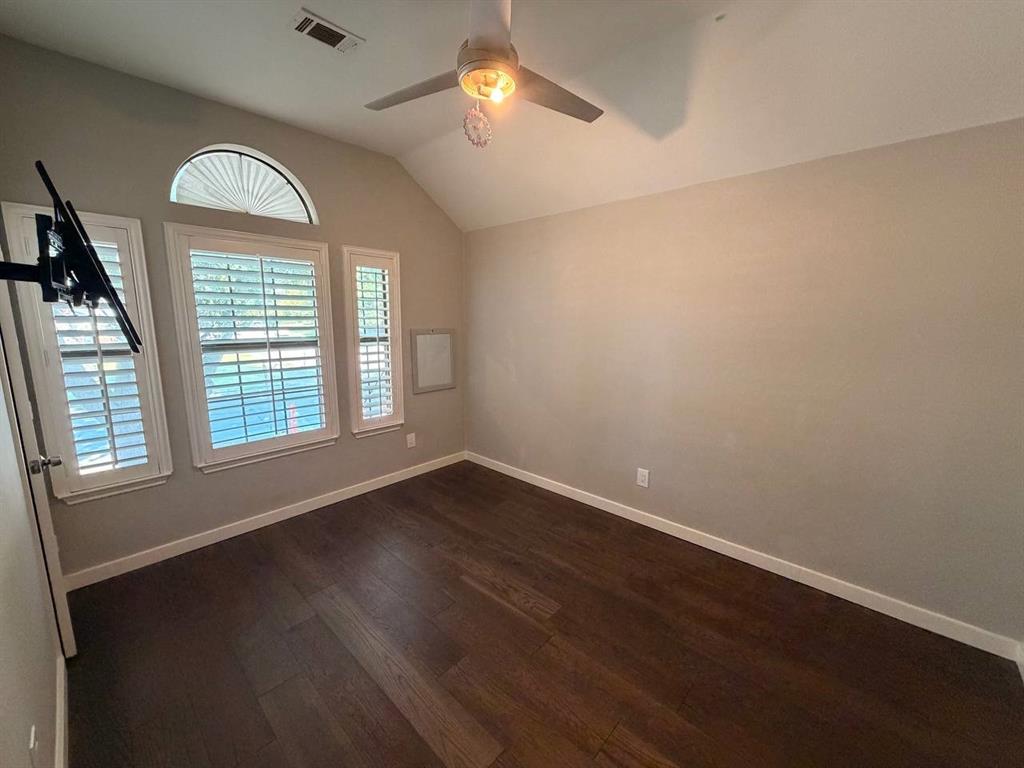 901 Ridgemont Drive Property Photo 13