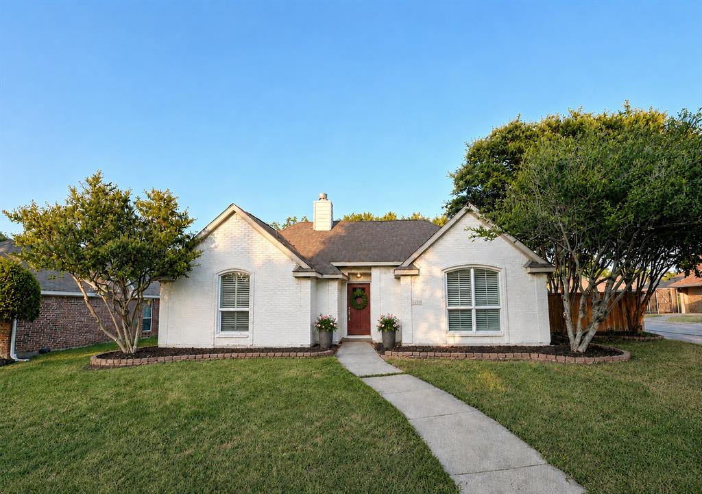 6608 Macintosh Drive Property Photo 1