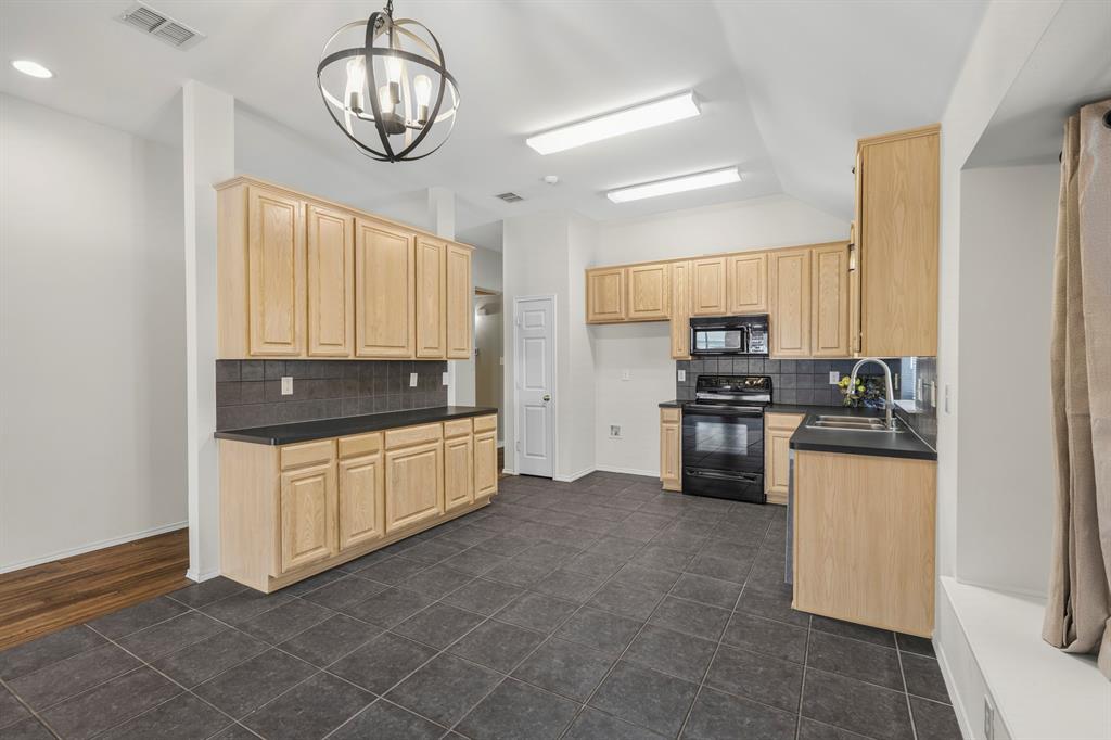 1408 Heather Brook Drive Property Photo 13