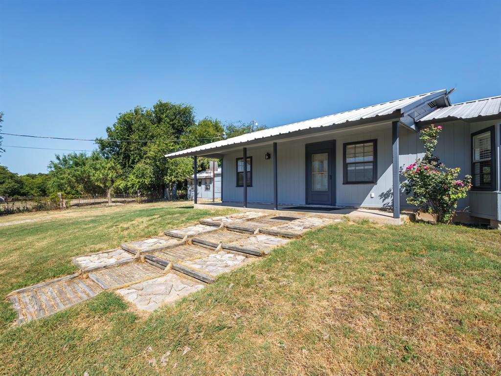 3821 Fm 590 Property Photo 4