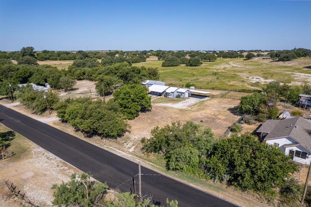 3821 Fm 590 Property Photo 6