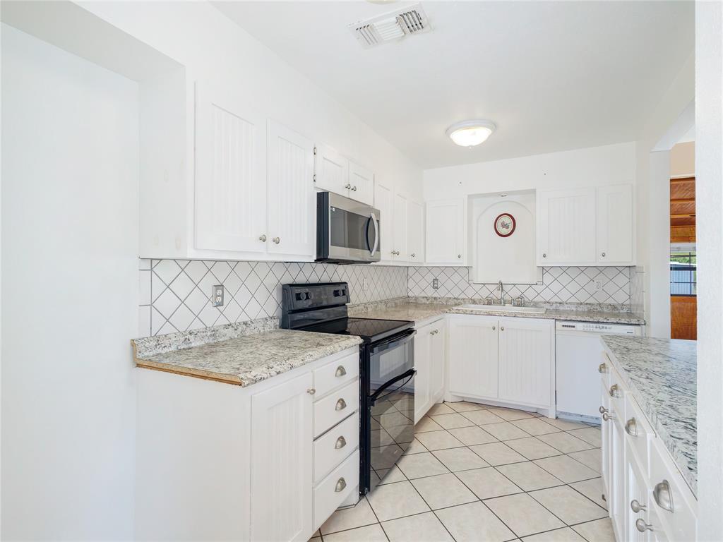 3821 Fm 590 Property Photo 16