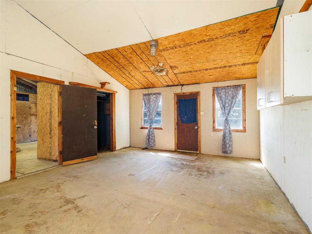 3821 Fm 590 Property Photo 37