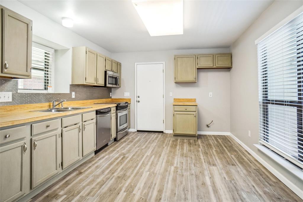 1426 Windmill Lane Property Photo 12