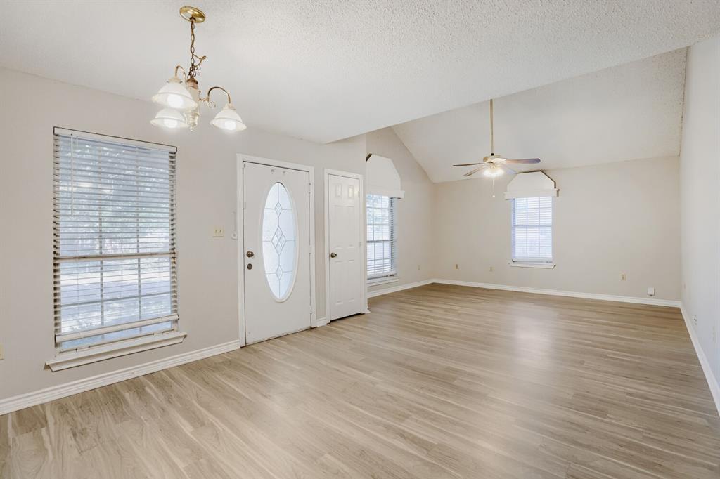 316 Peachtree Lane Property Photo 3