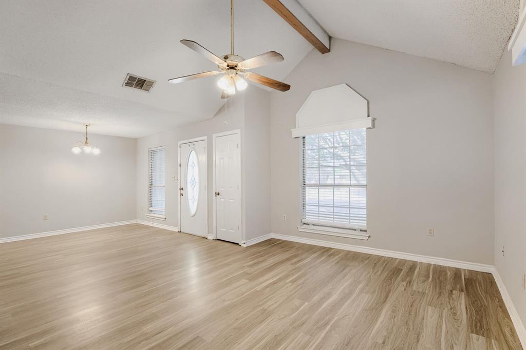 316 Peachtree Lane Property Photo 4