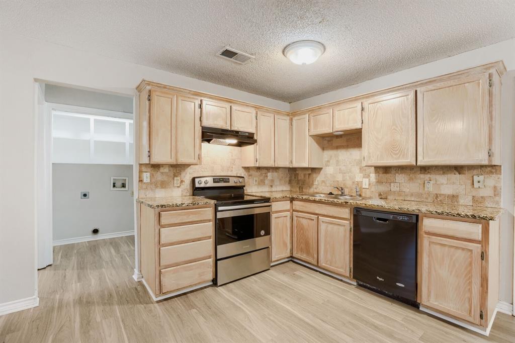 316 Peachtree Lane Property Photo 9