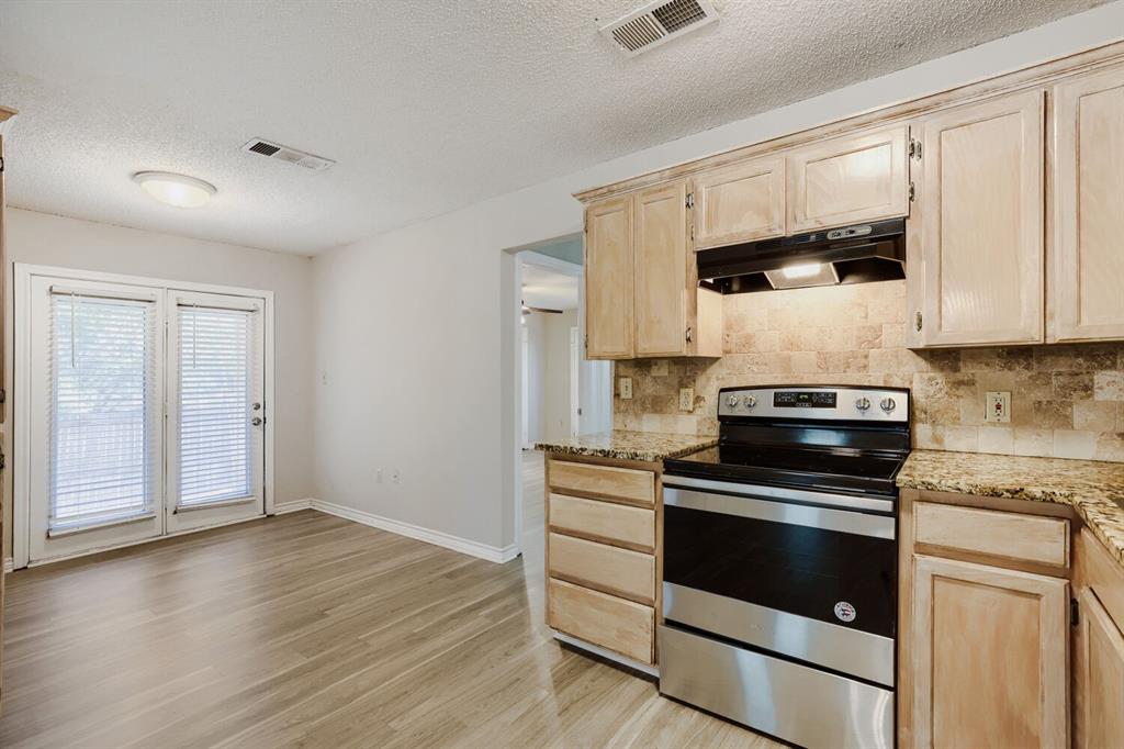 316 Peachtree Lane Property Photo 10