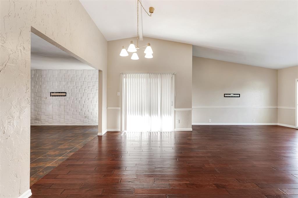 925 Lombardy Drive Property Photo 8