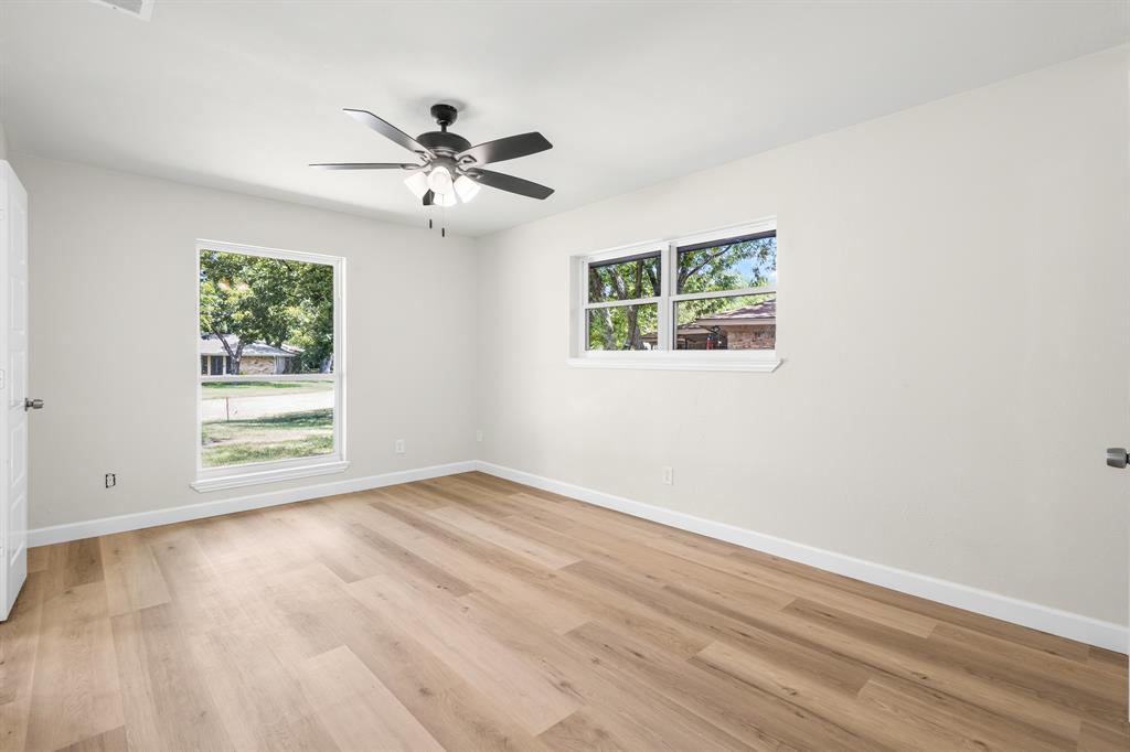 729 Surrey Circle Property Photo 19