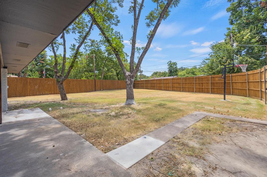 729 Surrey Circle Property Photo 25