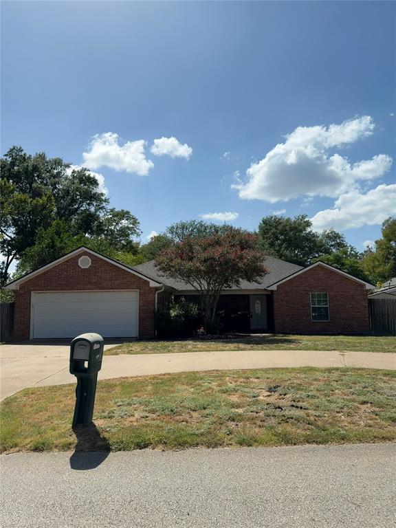309 Baker Street Property Photo 4
