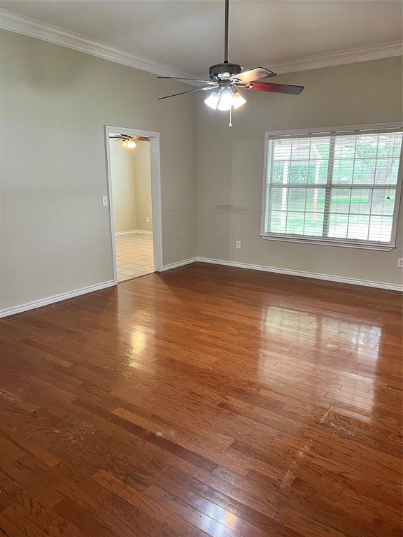 309 Baker Street Property Photo 7