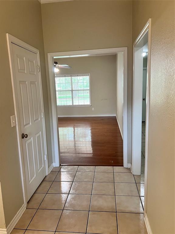 309 Baker Street Property Photo 8