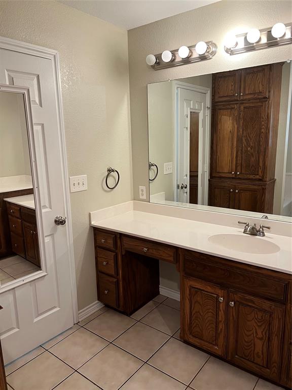 309 Baker Street Property Photo 23