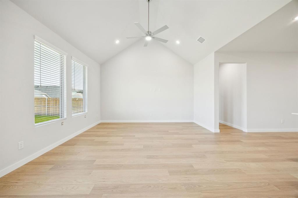 111 Fairlawn Drive Property Photo 12