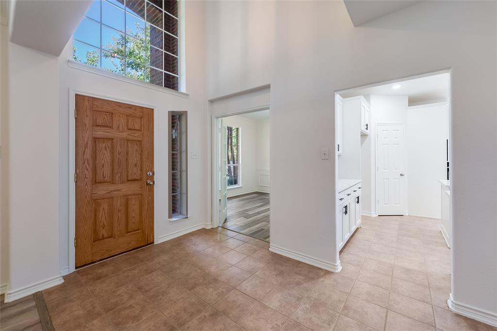 9998 Planters Row Drive Property Photo 3