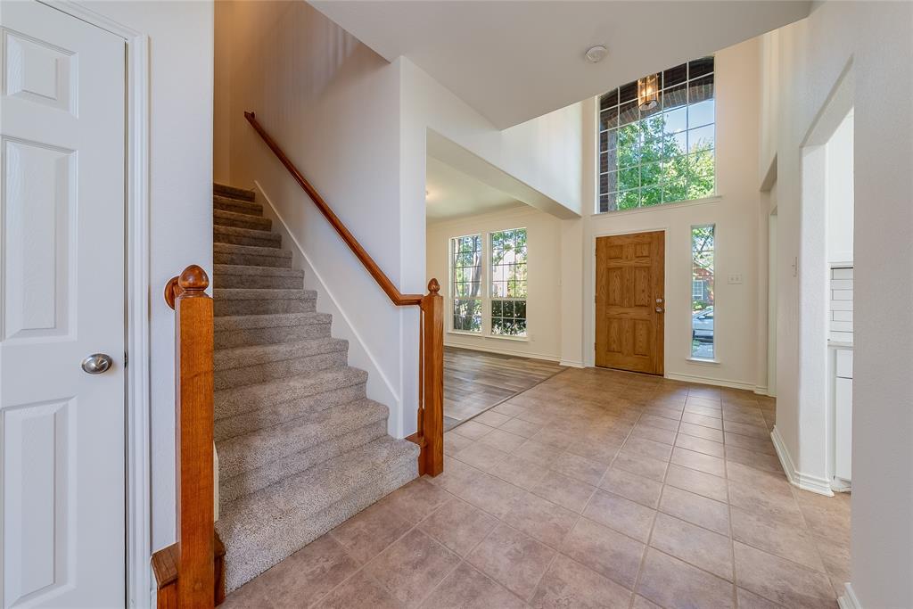 9998 Planters Row Drive Property Photo 7