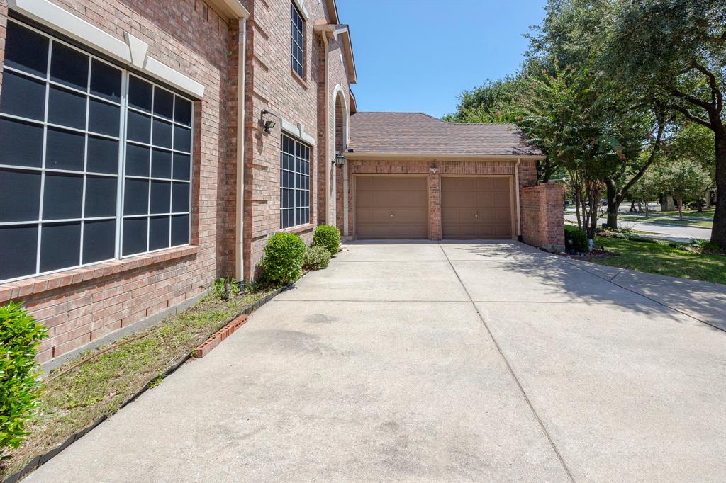 10002 River Bend Drive Property Photo 5