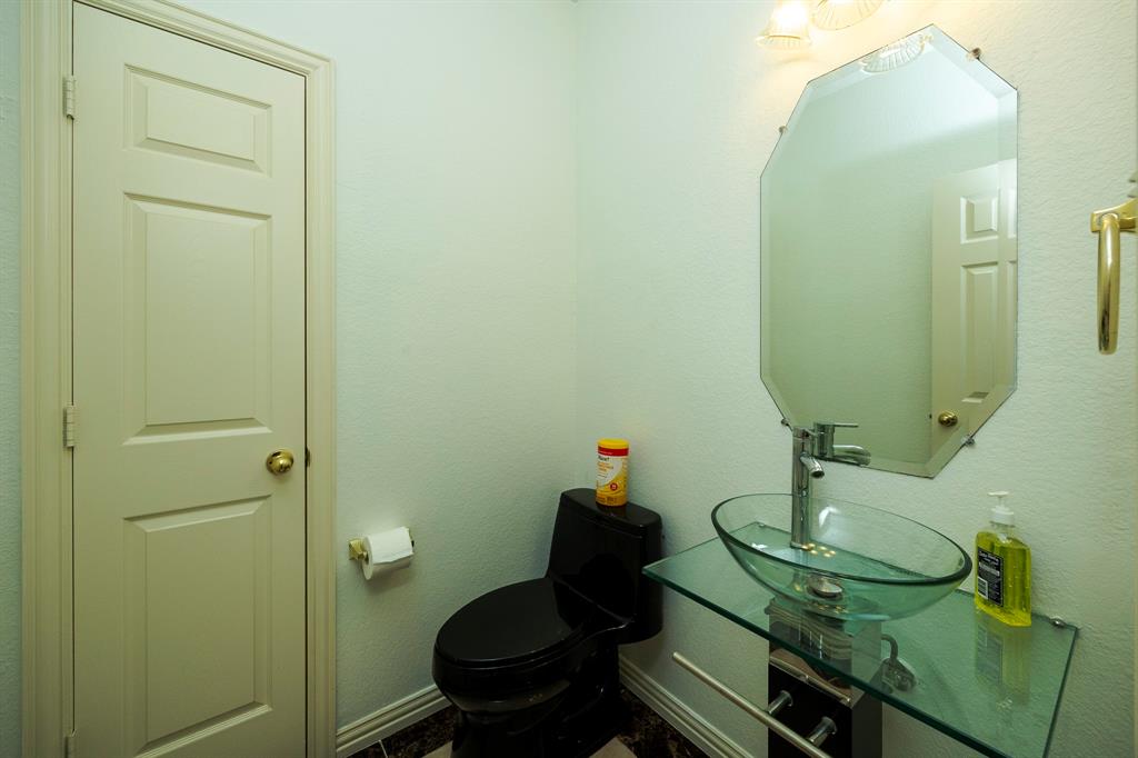 10002 River Bend Drive Property Photo 12