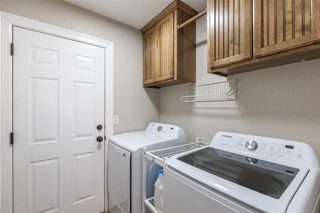 174 Sanford Lane Property Photo 39