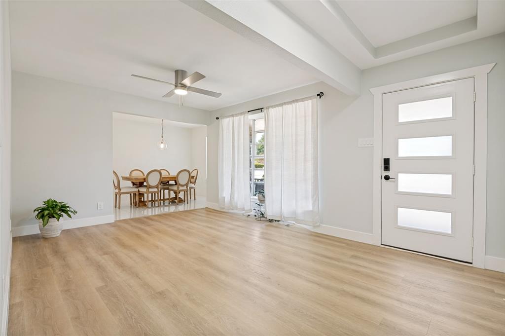 948 Briarcove Place Property Photo 3