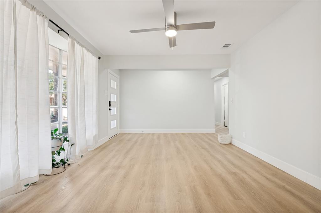 948 Briarcove Place Property Photo 4