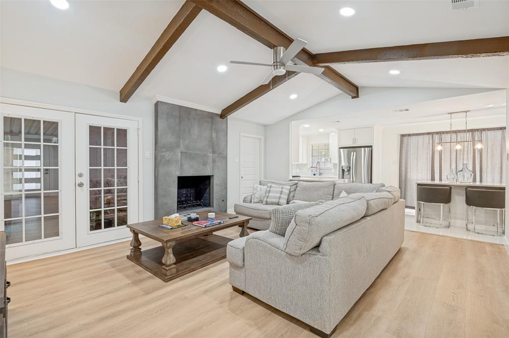948 Briarcove Place Property Photo 6