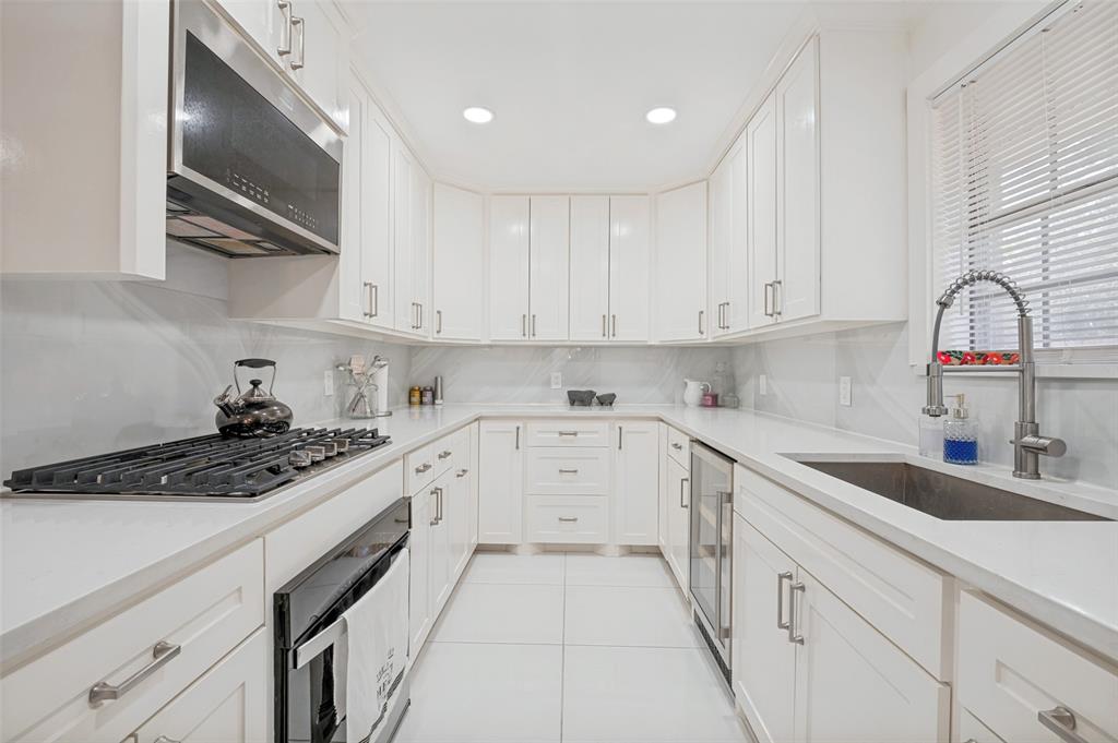 948 Briarcove Place Property Photo 10