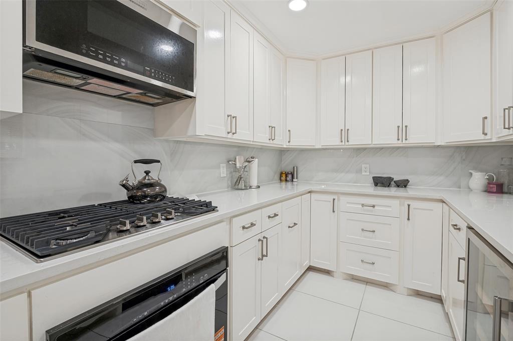 948 Briarcove Place Property Photo 11