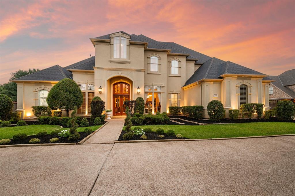7204 Majestic Manor