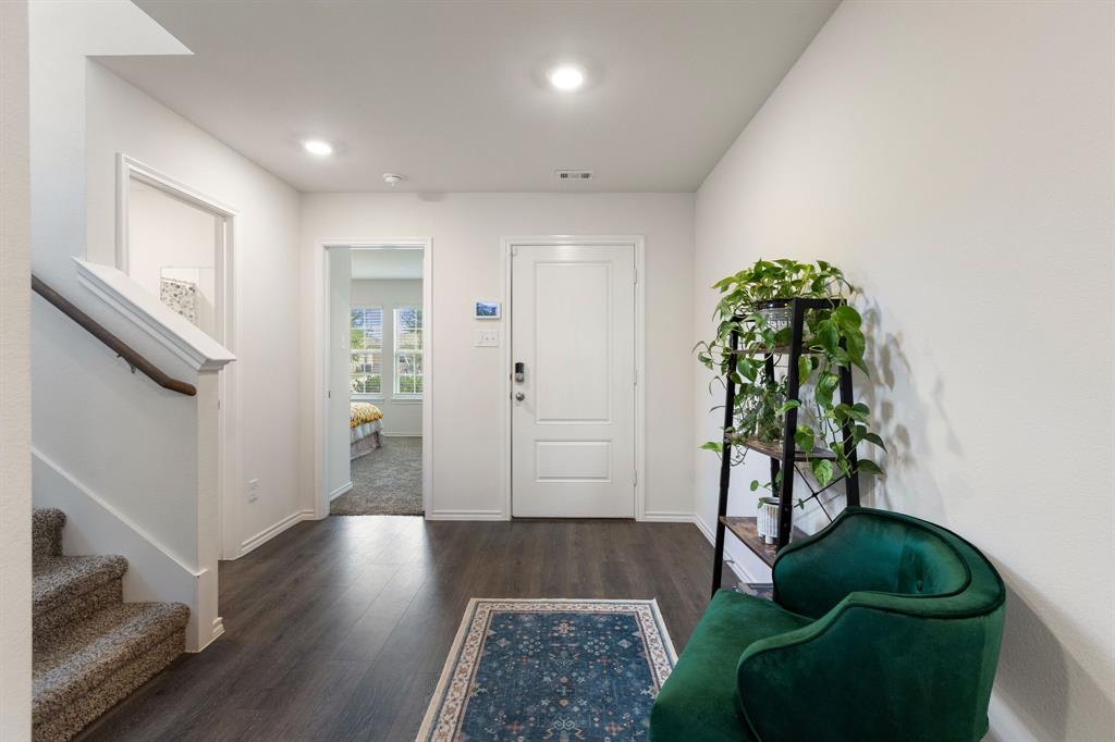 1012 Euston Street Property Photo 5