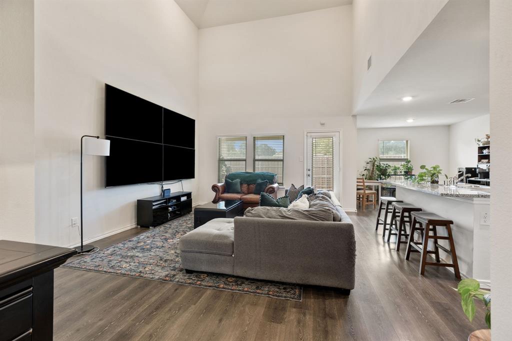1012 Euston Street Property Photo 6