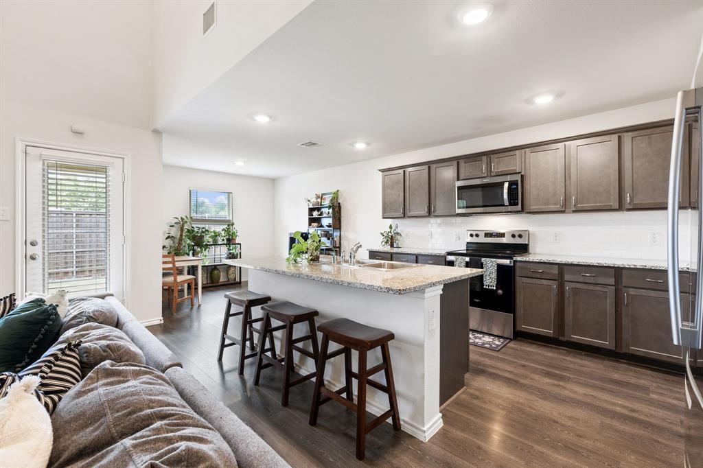 1012 Euston Street Property Photo 7