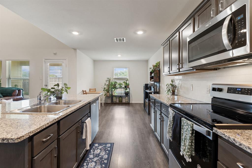 1012 Euston Street Property Photo 10
