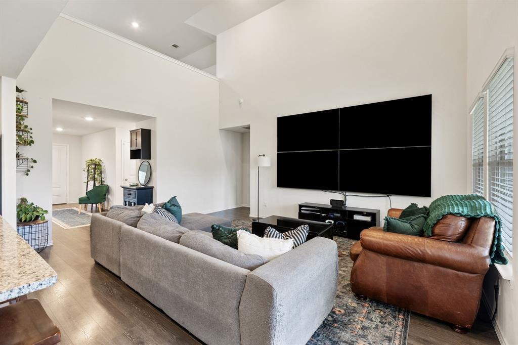1012 Euston Street Property Photo 11