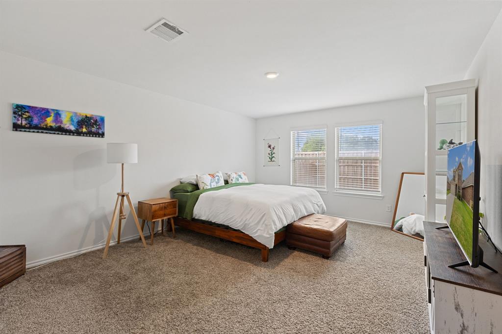 1012 Euston Street Property Photo 14