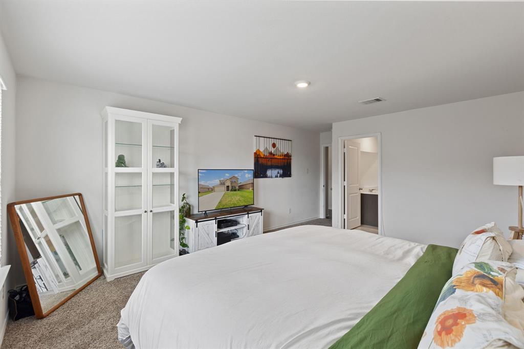 1012 Euston Street Property Photo 16