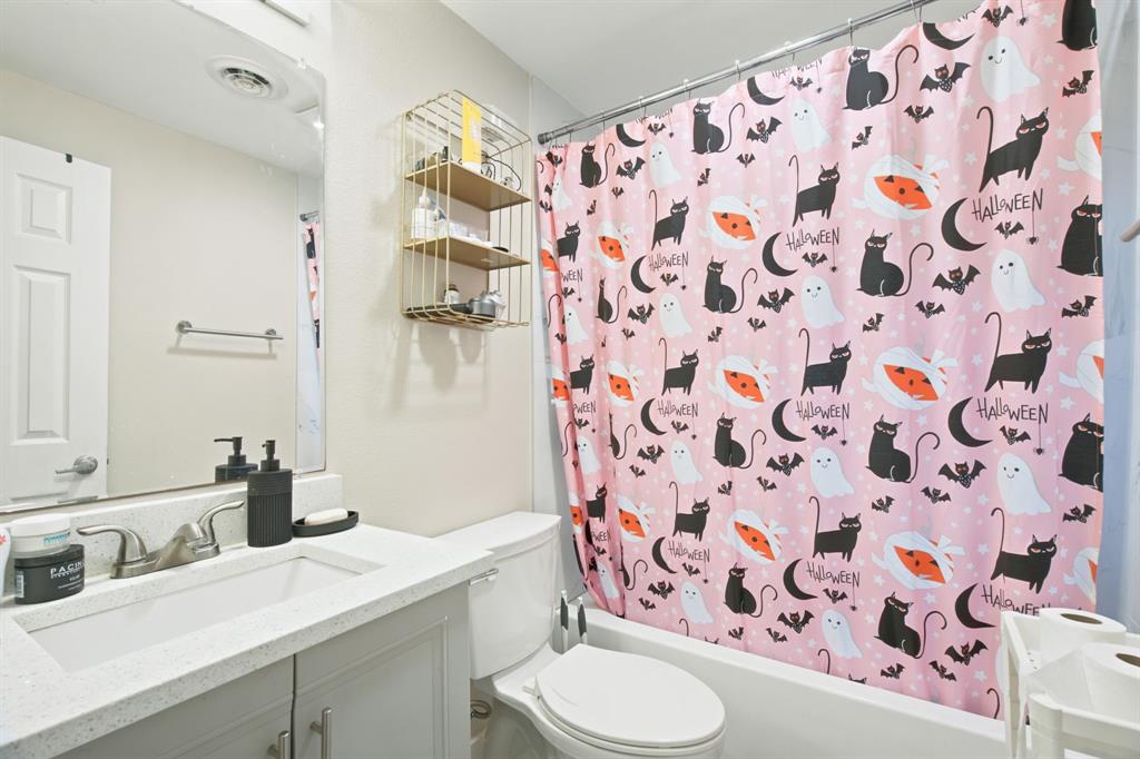 109 W 11th Street Property Photo 20