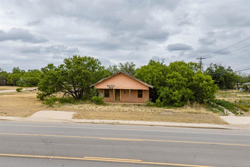 126 E Lake Property Photo 1