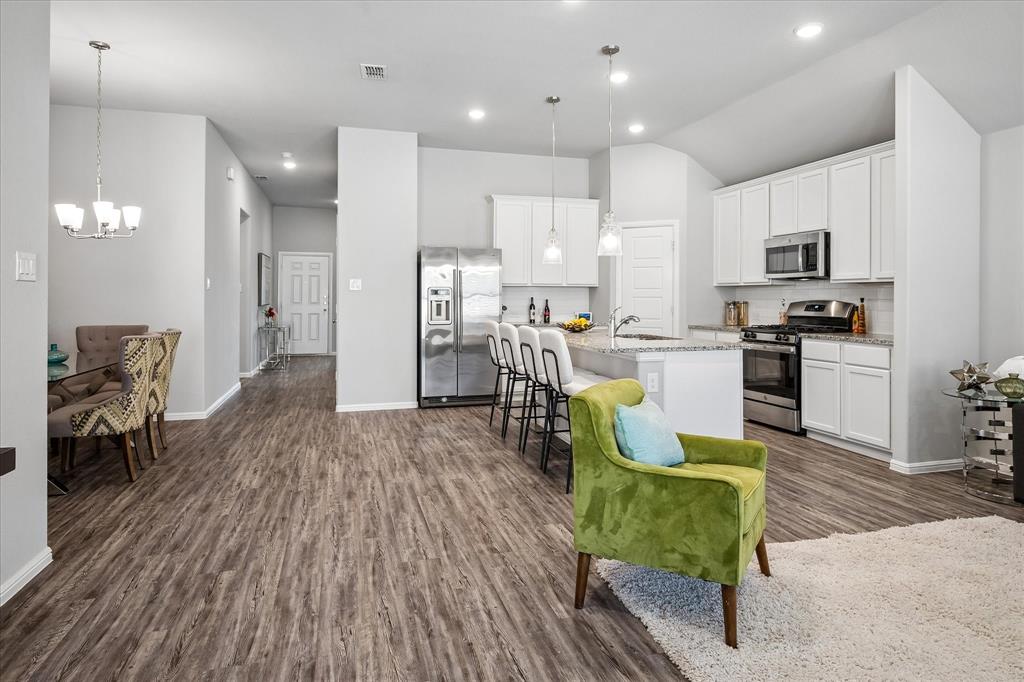3304 Macaw Road Property Photo 4