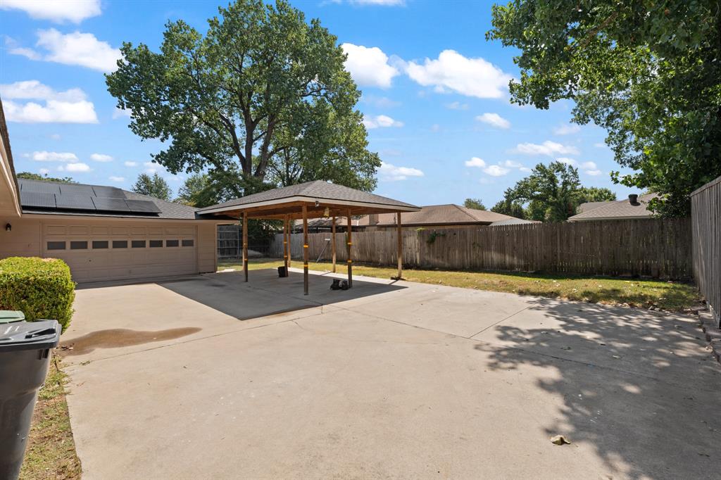 1807 Holm Oak Street Property Photo 4