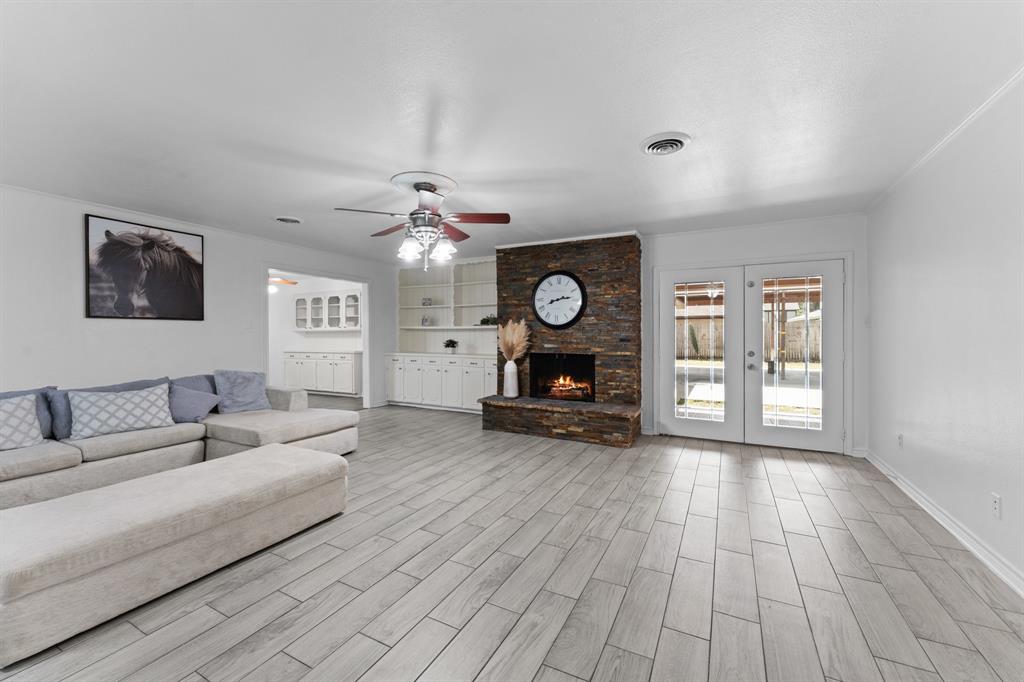 1807 Holm Oak Street Property Photo 8