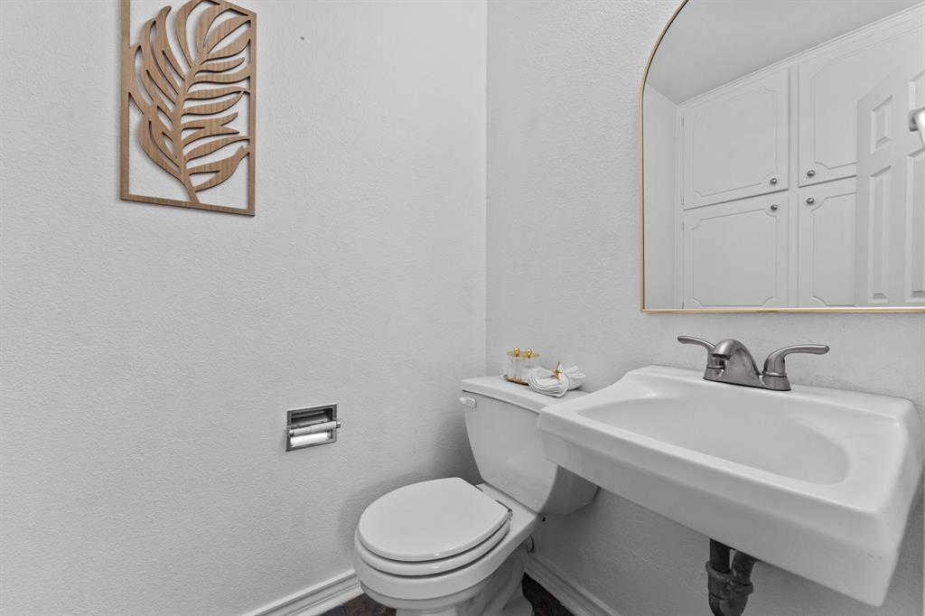 1807 Holm Oak Street Property Photo 9