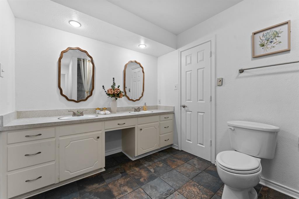 1807 Holm Oak Street Property Photo 17